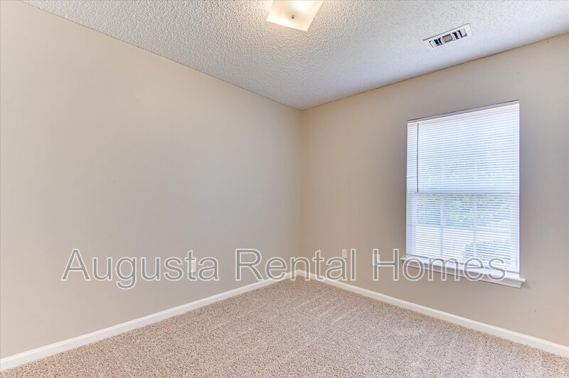 320 Peachtree Street - 325-4 property image