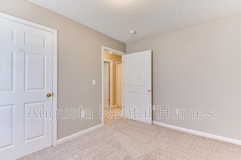 320 Peachtree Street - 325-4 property image