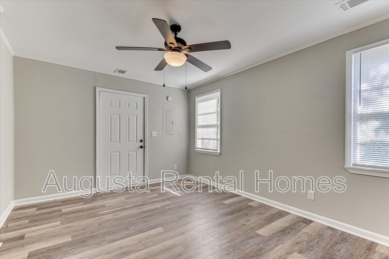 2128 Roosevelt Drive property image