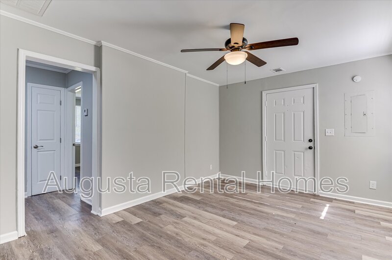 2128 Roosevelt Drive property image