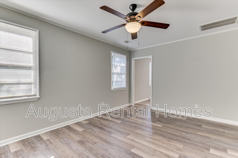 2128 Roosevelt Drive property image