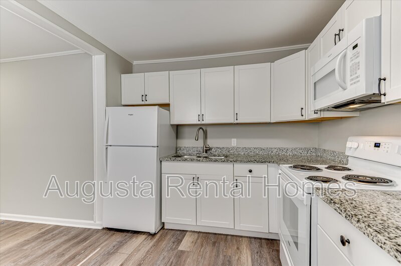 2128 Roosevelt Drive property image