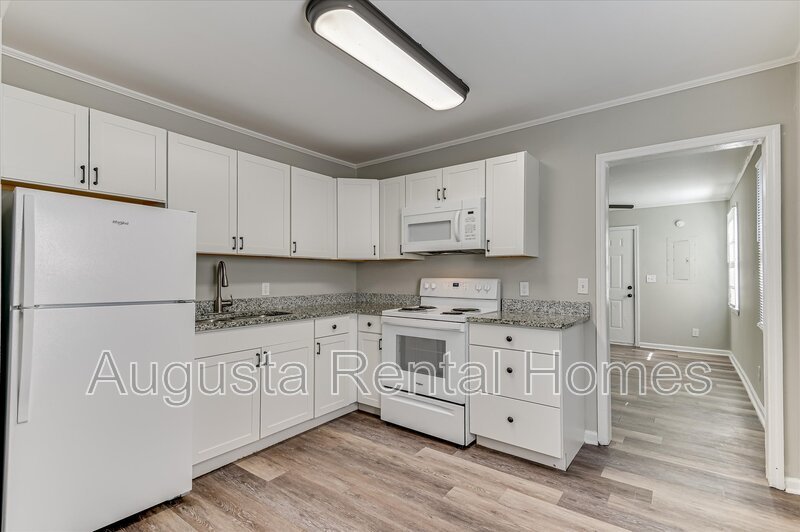 2128 Roosevelt Drive property image