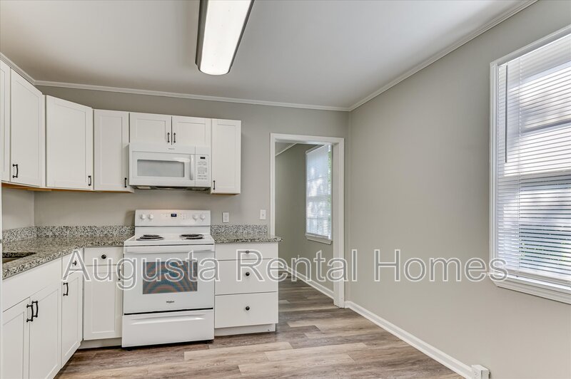 2128 Roosevelt Drive property image