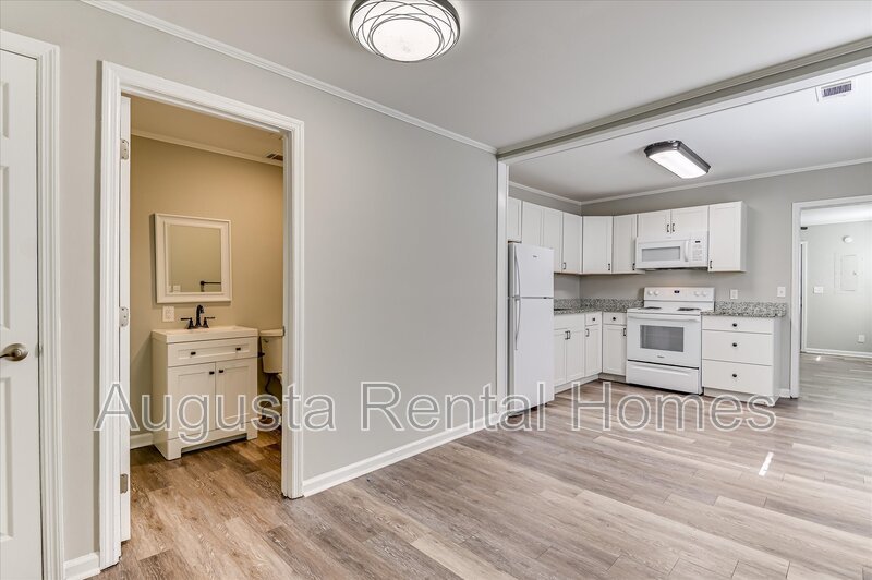 2128 Roosevelt Drive property image