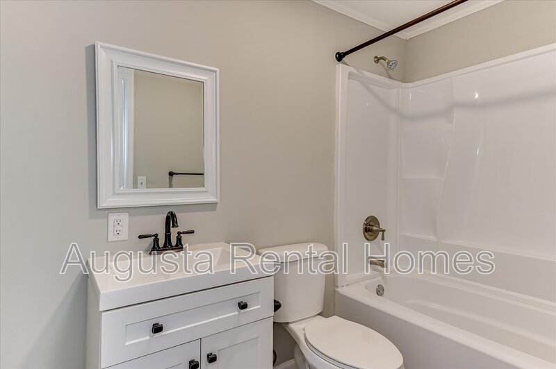 2128 Roosevelt Drive property image
