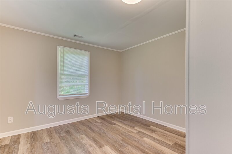 2128 Roosevelt Drive property image