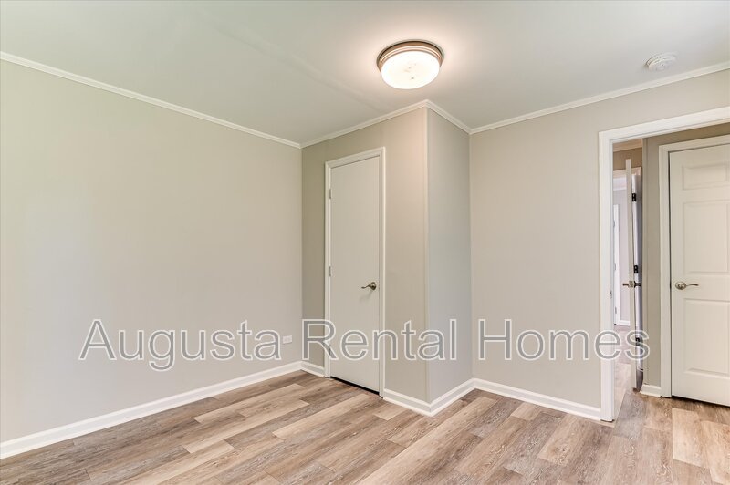 2128 Roosevelt Drive property image