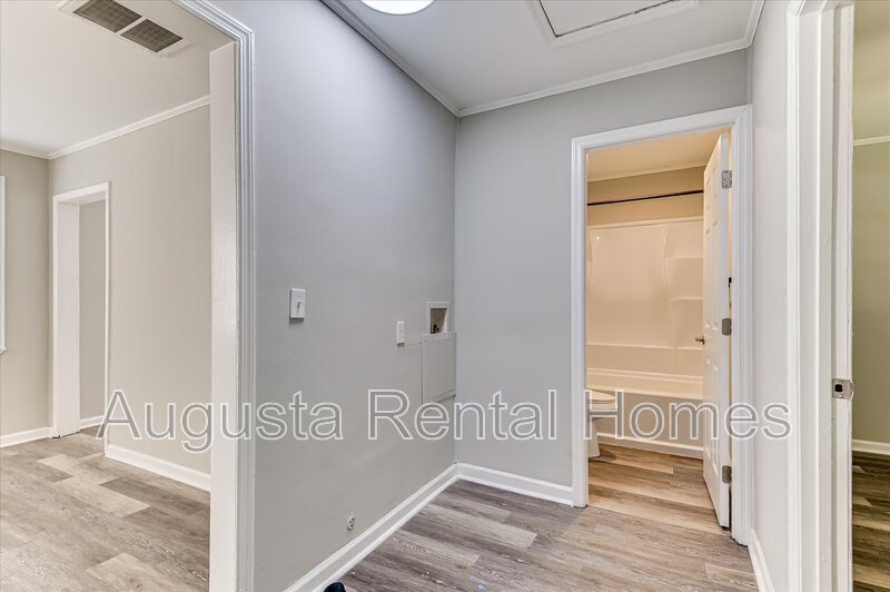 2128 Roosevelt Drive property image