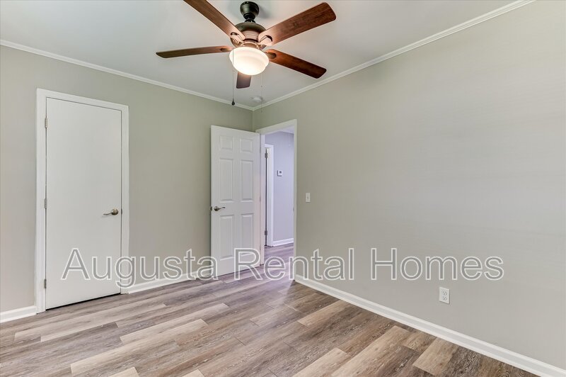 2128 Roosevelt Drive property image