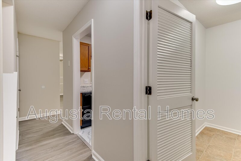 204-1/2 West Buena Vista Avenue - 1 property image