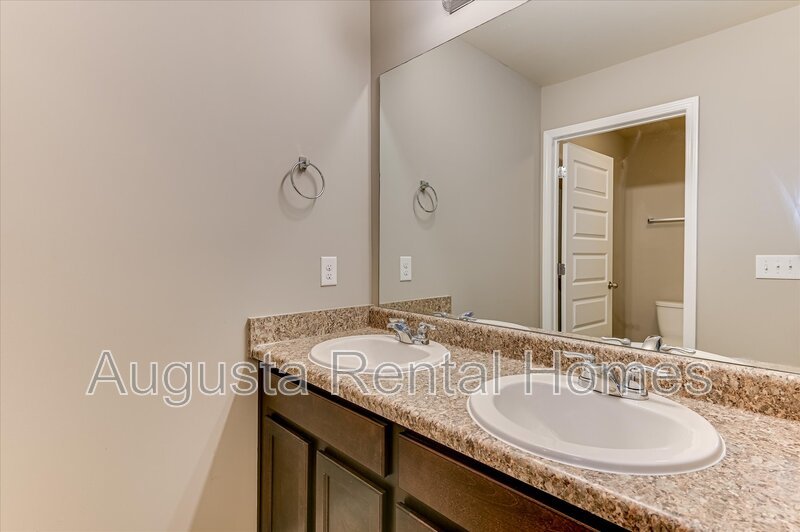 5060 Vine Lane property image