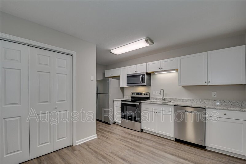 1531 Abby Way - 1 property image