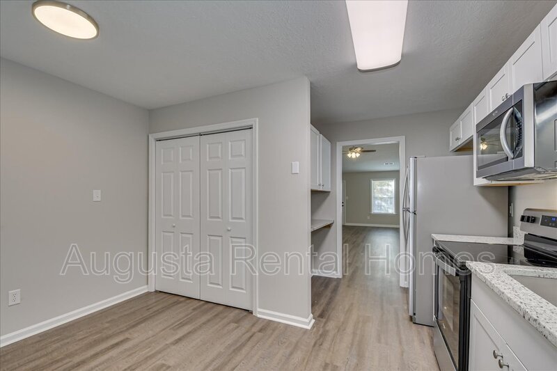 1531 Abby Way - 1 property image