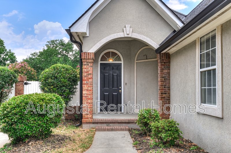 208 Stonington Drive property image