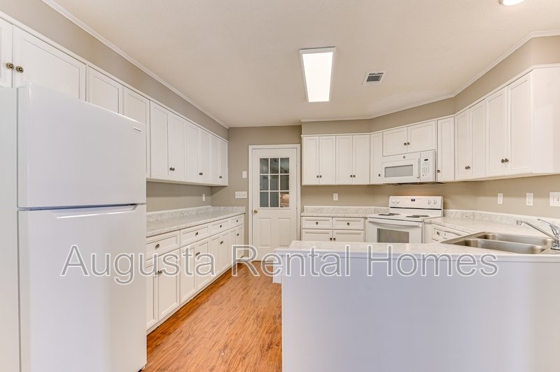 208 Stonington Drive property image