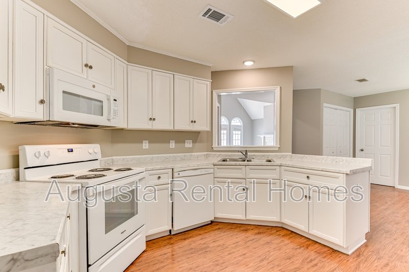 208 Stonington Drive property image