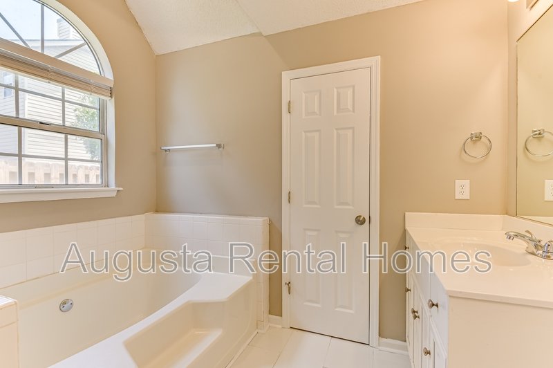 208 Stonington Drive property image