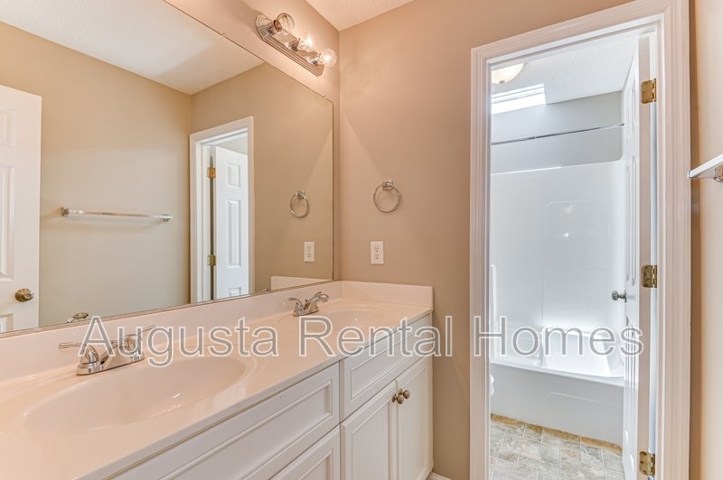 208 Stonington Drive property image