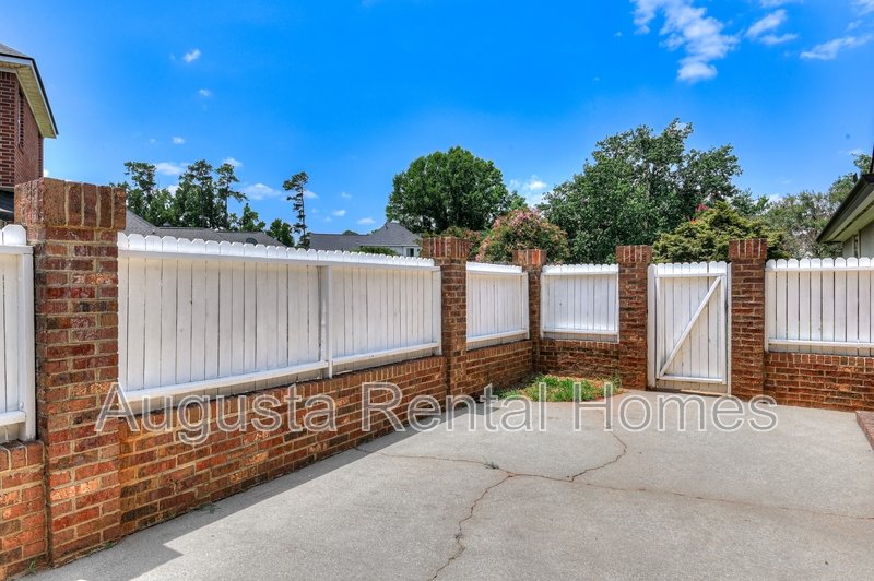 208 Stonington Drive property image