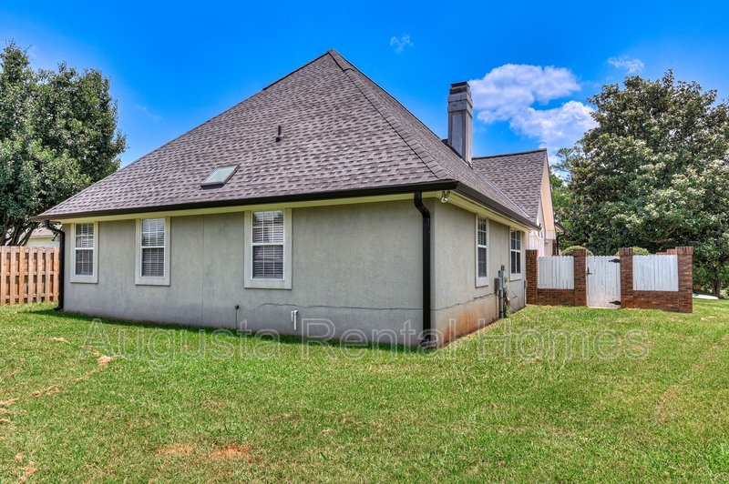 208 Stonington Drive property image