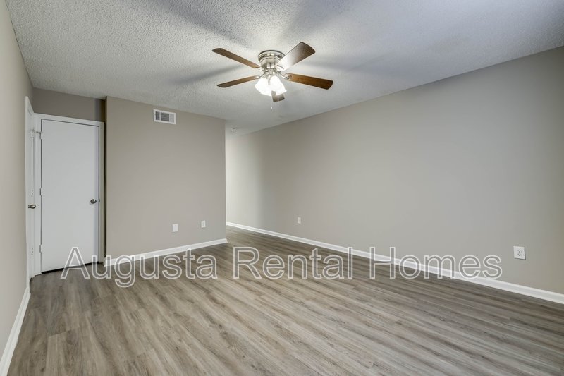 146 Chalet North Blvd - 146 property image