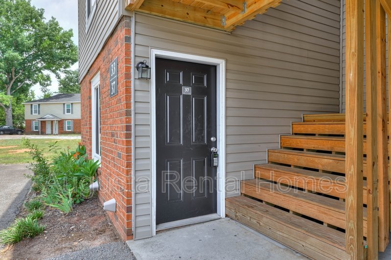 37 Conifer Court property image