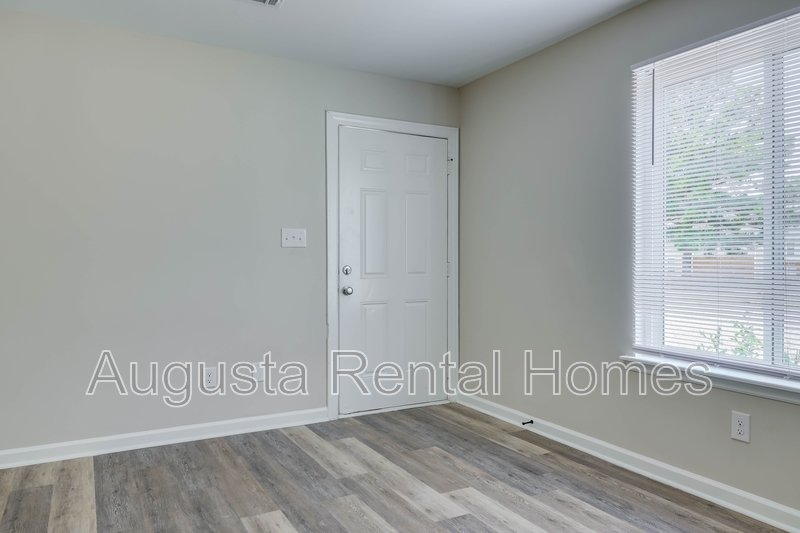 37 Conifer Court property image