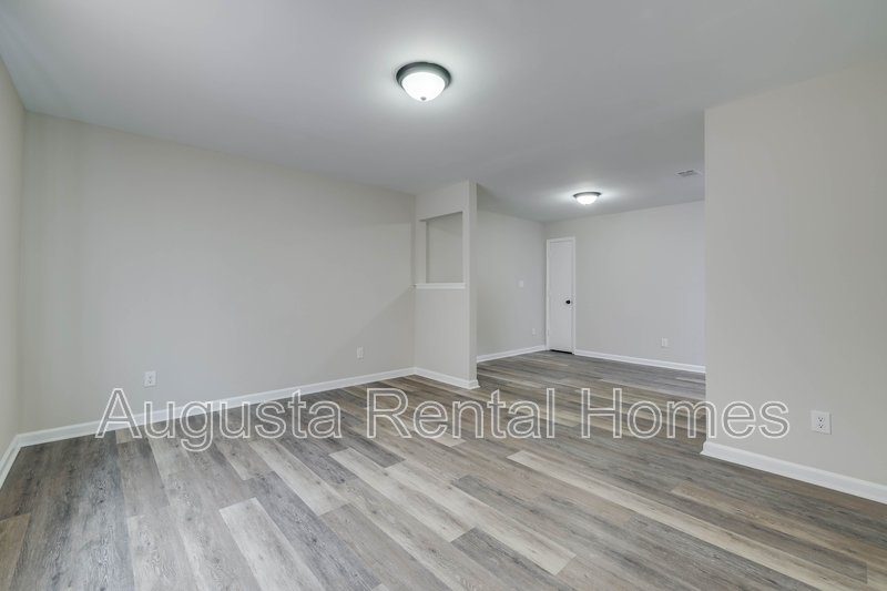 37 Conifer Court property image