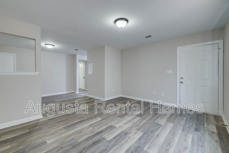 37 Conifer Court property image