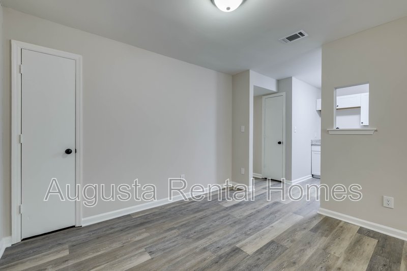 37 Conifer Court property image