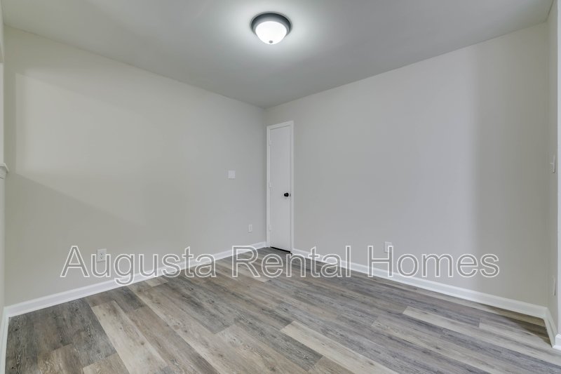 37 Conifer Court property image