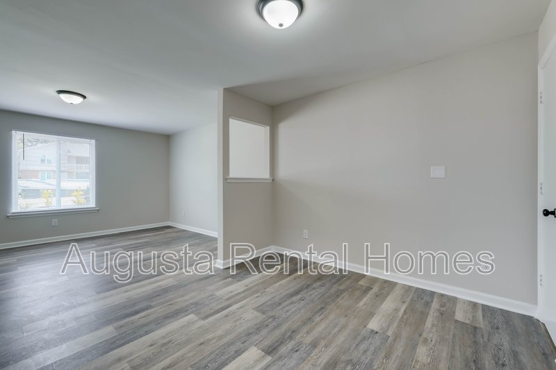 37 Conifer Court property image
