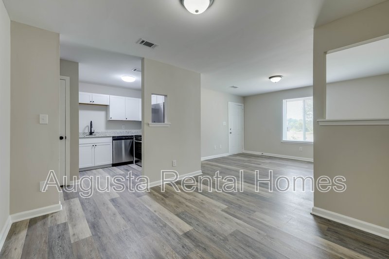 37 Conifer Court property image