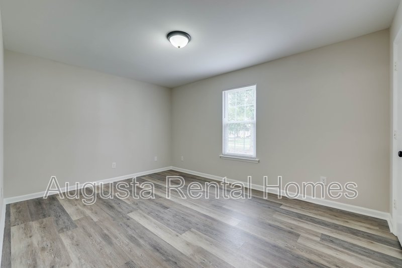 37 Conifer Court property image