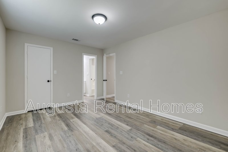 37 Conifer Court property image