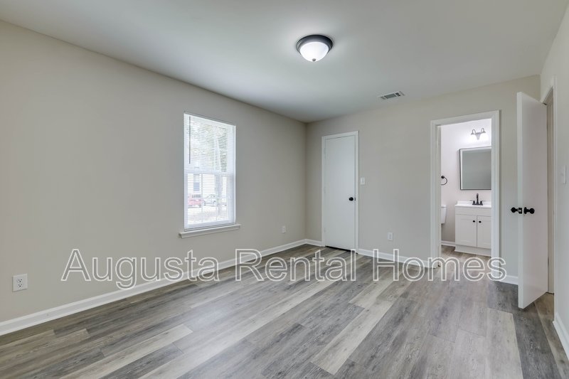 37 Conifer Court property image