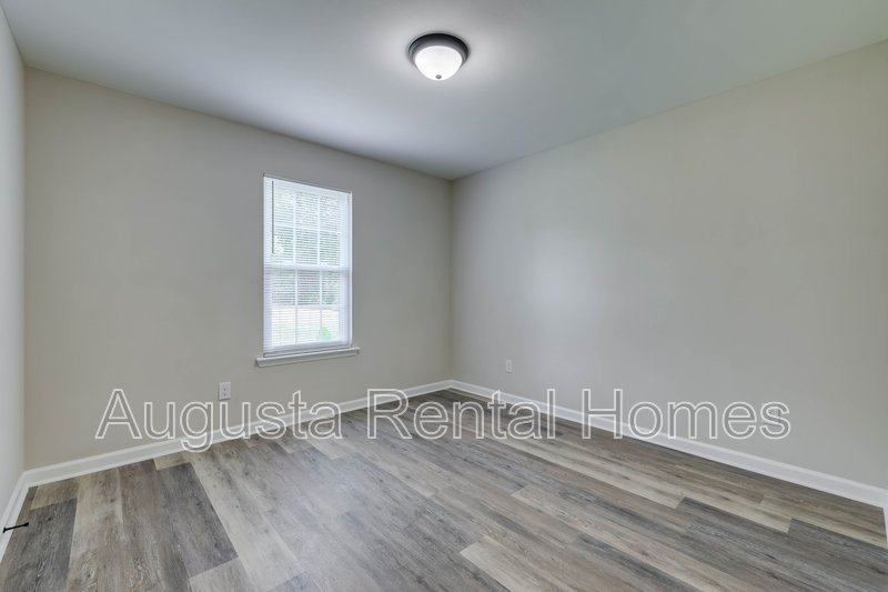 37 Conifer Court property image