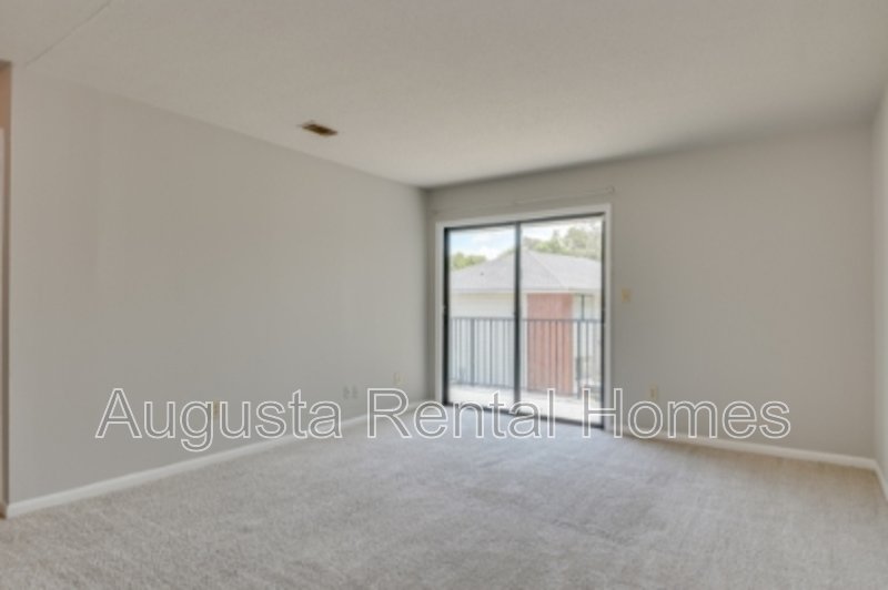 2822D Thomas Lane property image