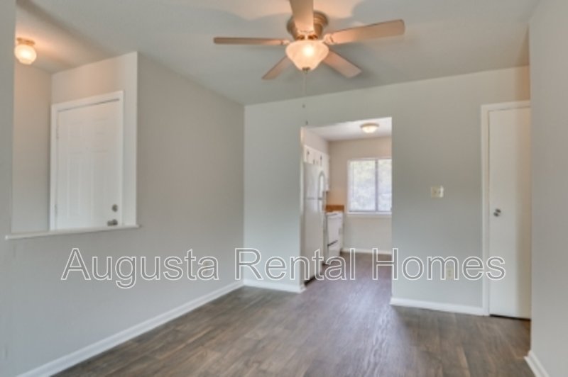 2822D Thomas Lane property image