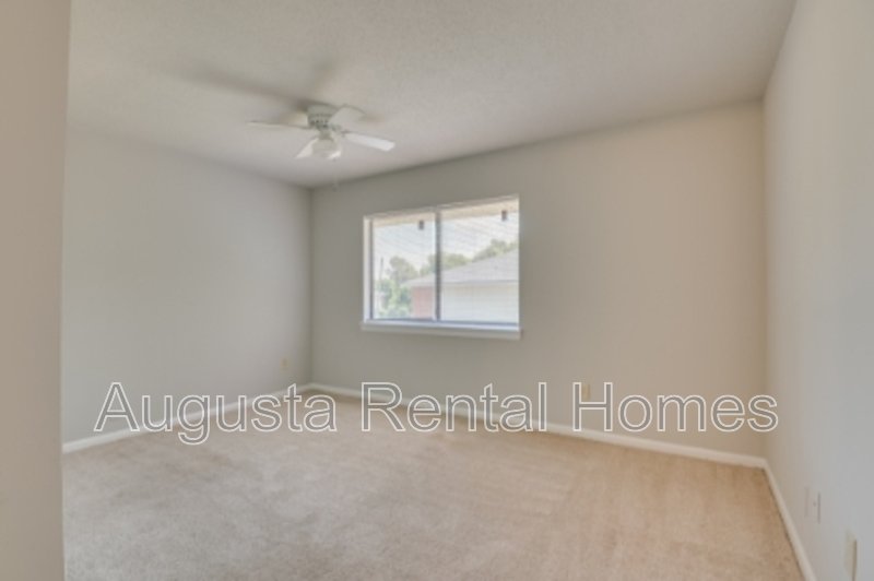 2822D Thomas Lane property image