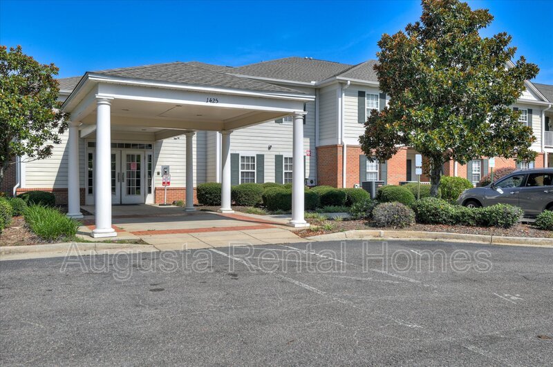1425 Lee Beard Way Unit 109 property image