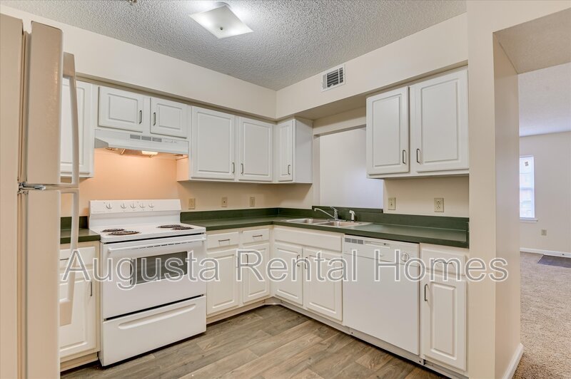 1425 Lee Beard Way Unit 109 property image