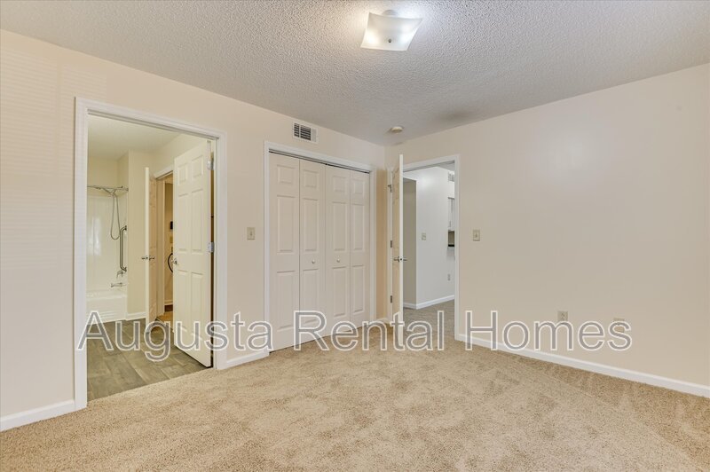1425 Lee Beard Way Unit 109 property image