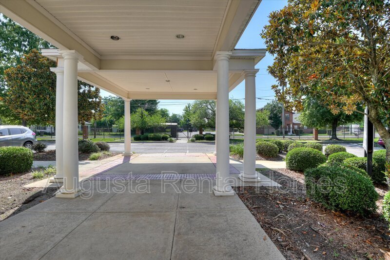 1425 Lee Beard Way Unit 109 property image