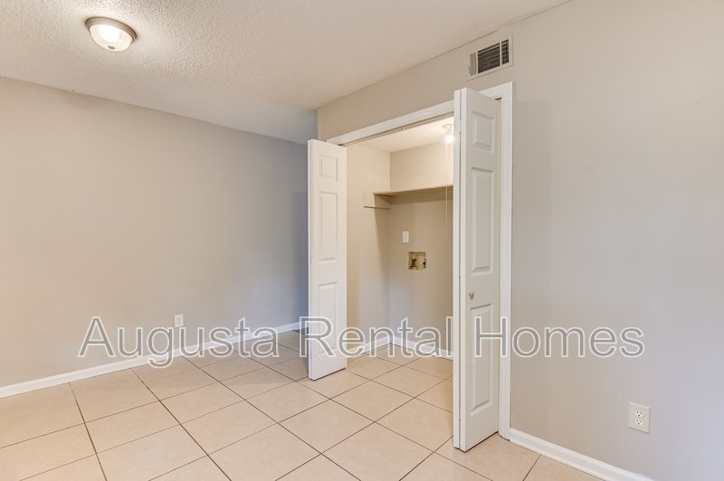 160 Chalet North Court property image