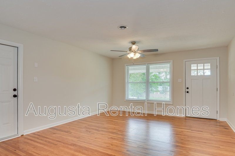 1406 Ridgewood Drive property image