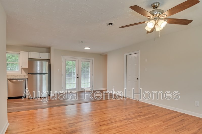 1406 Ridgewood Drive property image