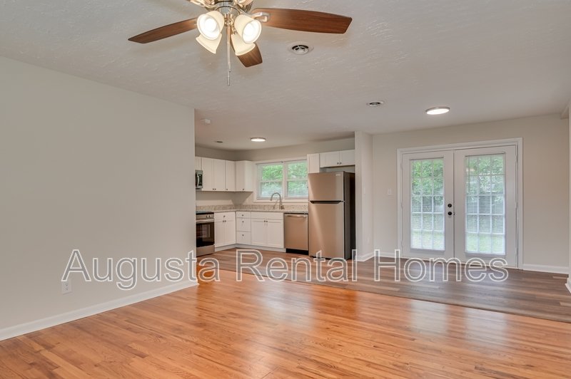 1406 Ridgewood Drive property image