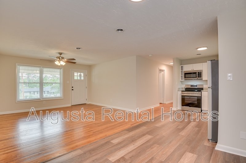 1406 Ridgewood Drive property image